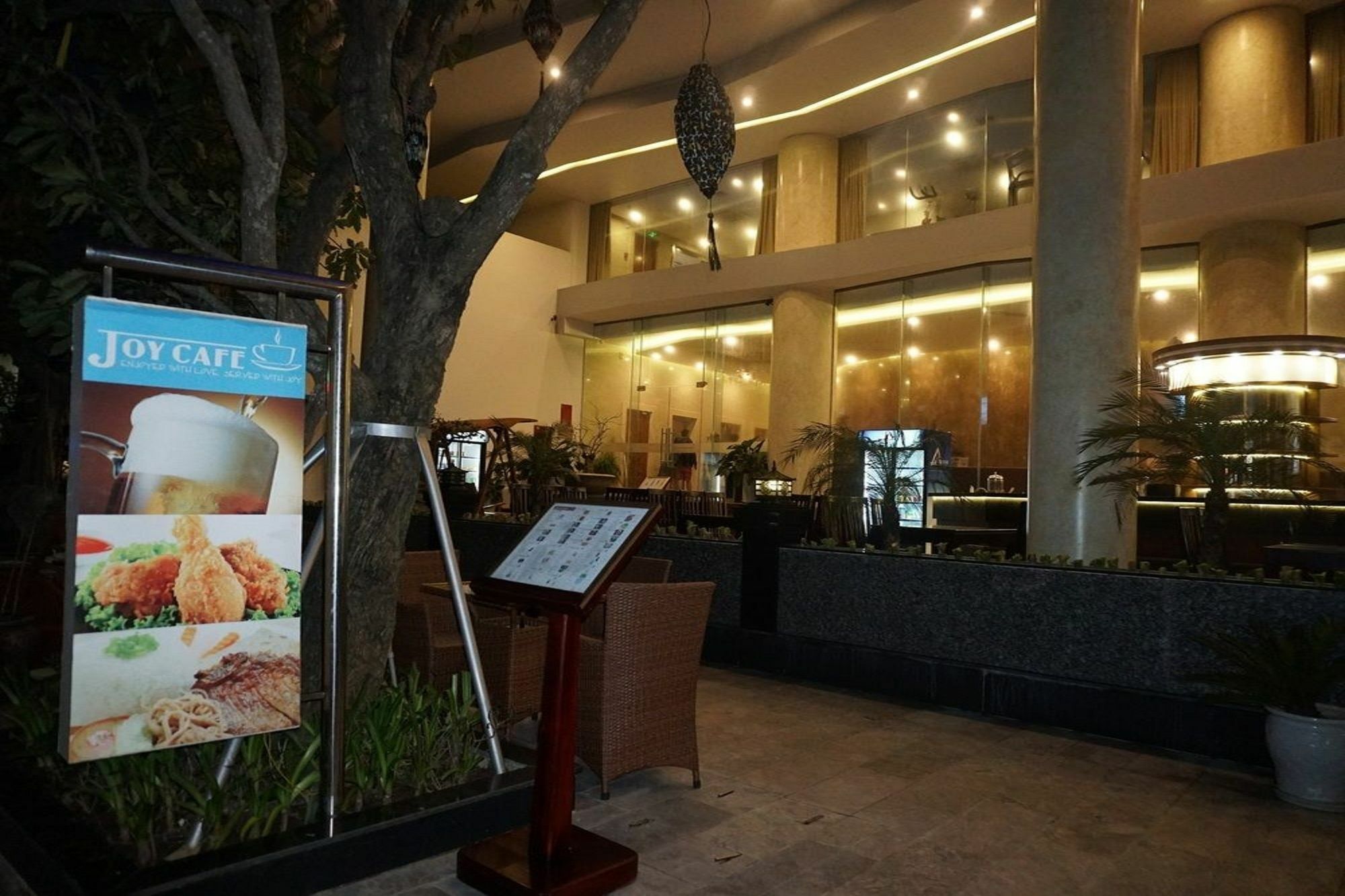 Victori Hotel Danang Extérieur photo